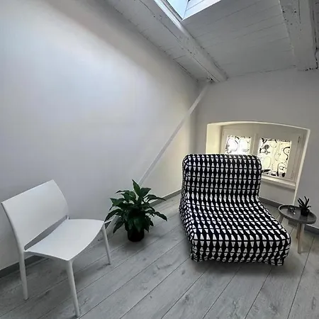 Angel アパート トリエステ